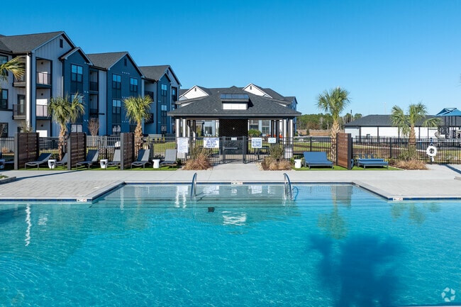 Pool - Evolve St James