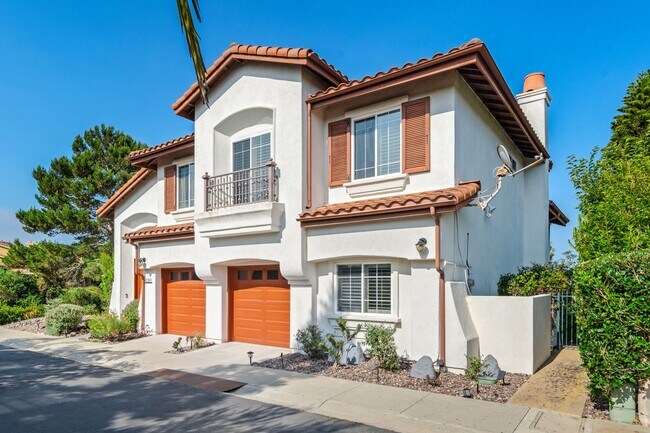 Foto del edificio - Corner lot home at the top of the hill