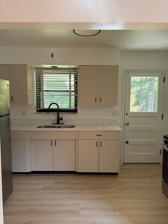 Building Photo - 4222 Century Ln