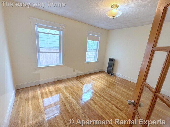 Foto del edificio - 257-259 Powderhouse Blvd Unit #1