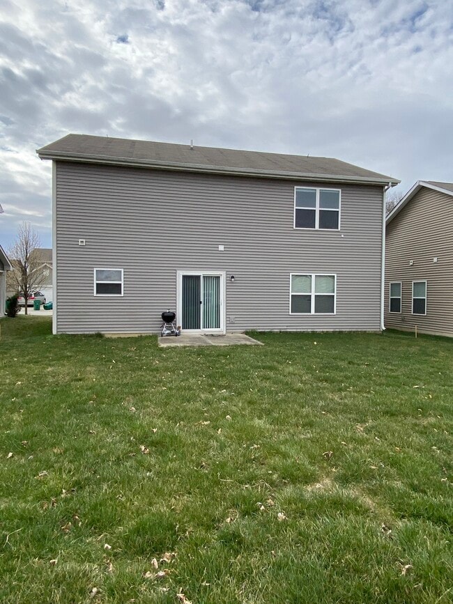 Building Photo - 906 Burntwood Way