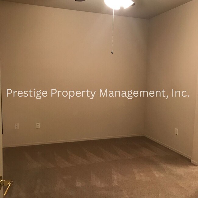 Building Photo - Super Cute 2Bd/2Ba Green Valley Home!!