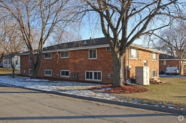 Building Photo - 4556 Tyler St NE