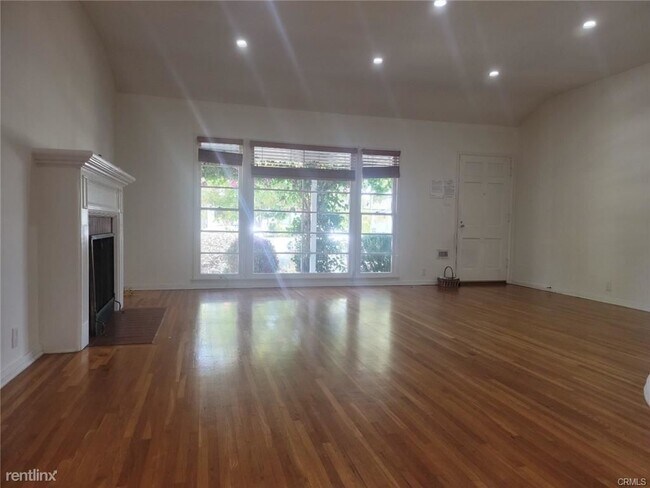 Building Photo - 2 br, 1 bath House - 10957 Pickford Way