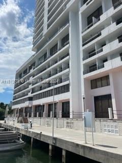 Foto del edificio - 555 NE 15th St