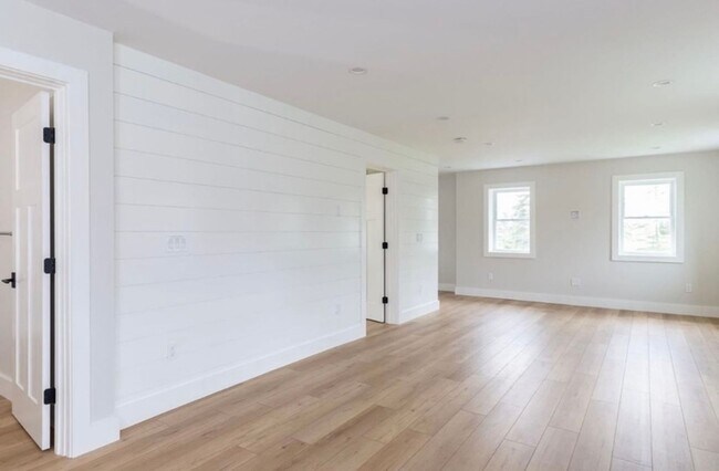 Foto del edificio - 1 Bedroom Home in Charlotte VT Available 11/1!