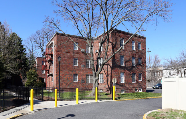 Building Photo - Baylor Arms Apartments