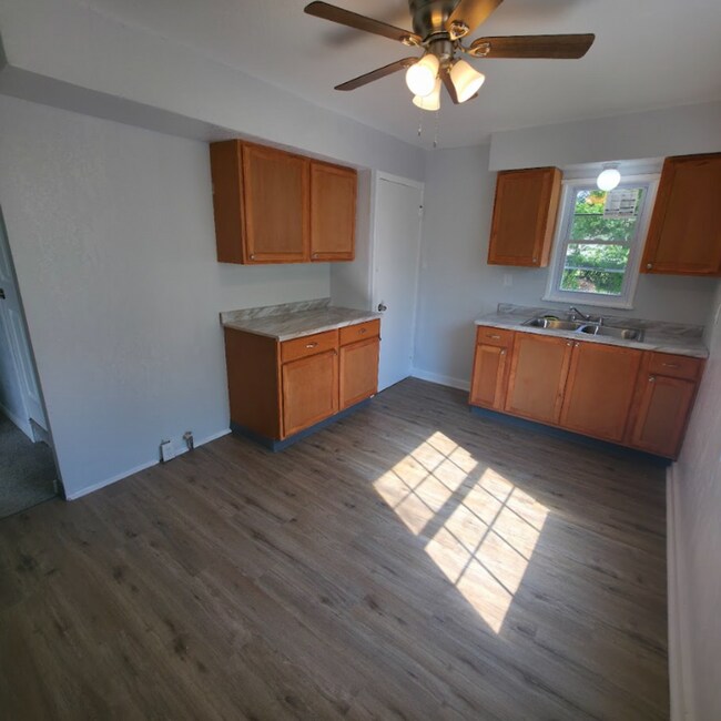 Foto del edificio - Single Family Home 3 beds 1 bath Available...