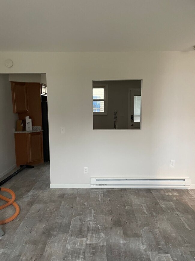 Foto del edificio - 2 Bedroom, 1.5 Bath Townhouse in LeClaire, IA