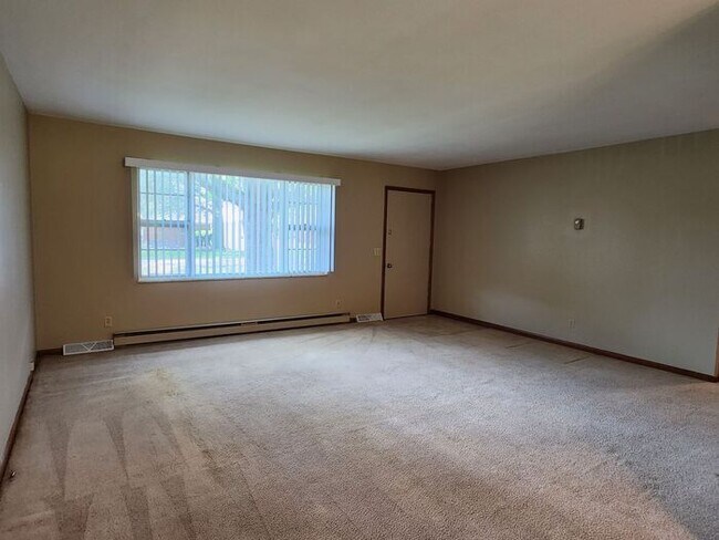 Foto del edificio - 2 Bed 1 1/2 Bath Duplex on Terre Hautes Northside