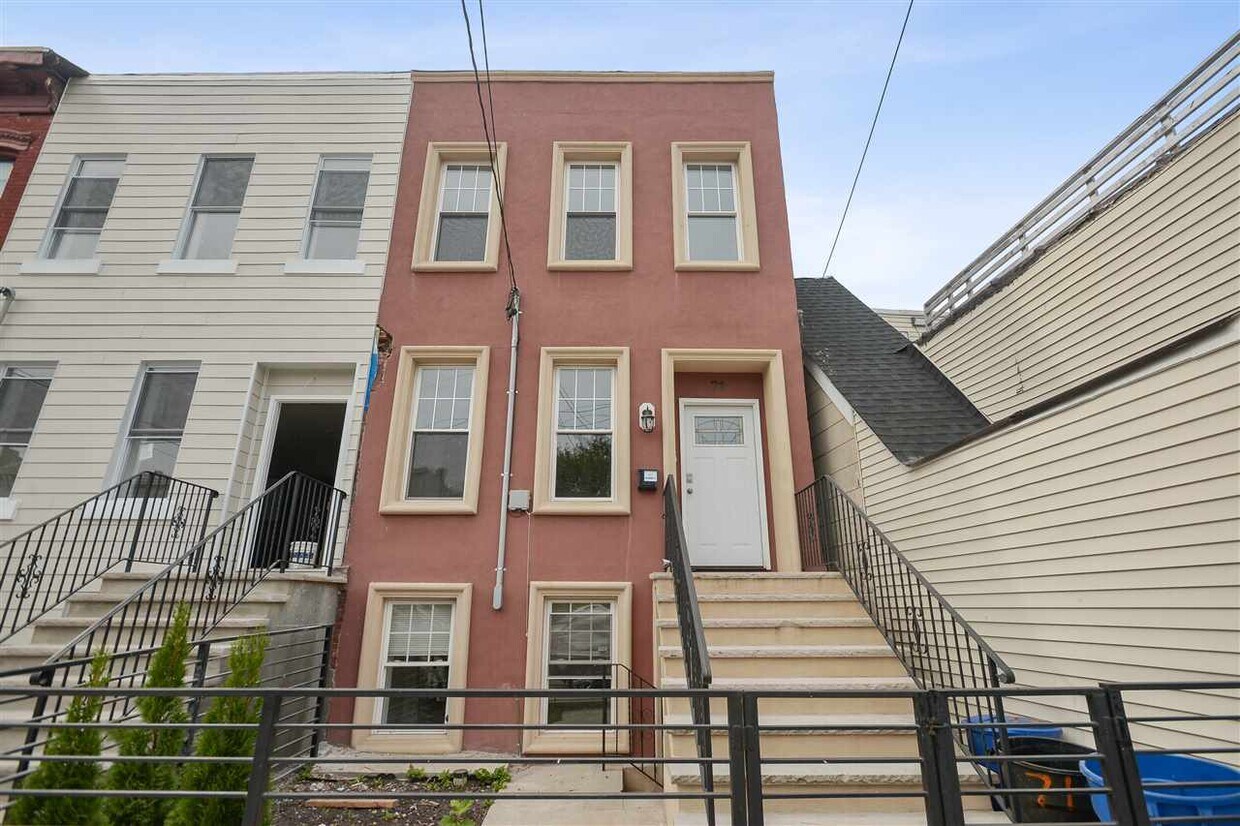 71 Jewett Ave, Jersey City, NJ 07304 House Rental in Jersey City, NJ
