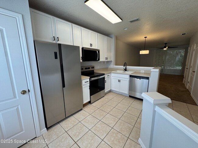 Foto del edificio - 1349 Hampton Park Ln