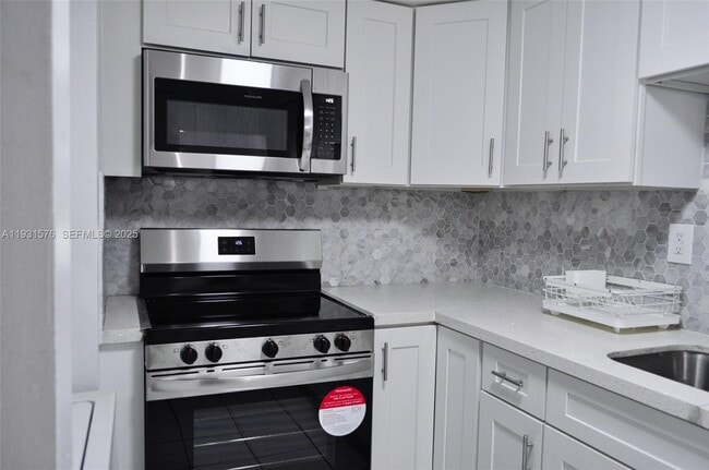 Foto del edificio - 10090 NW 80th Ct