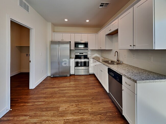 Foto del edificio - 8186 Inhibition Ct