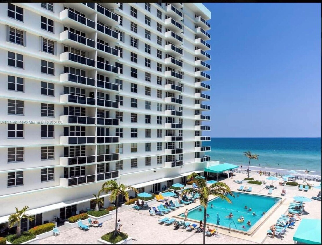 Primary Photo - 3725 S Ocean Dr