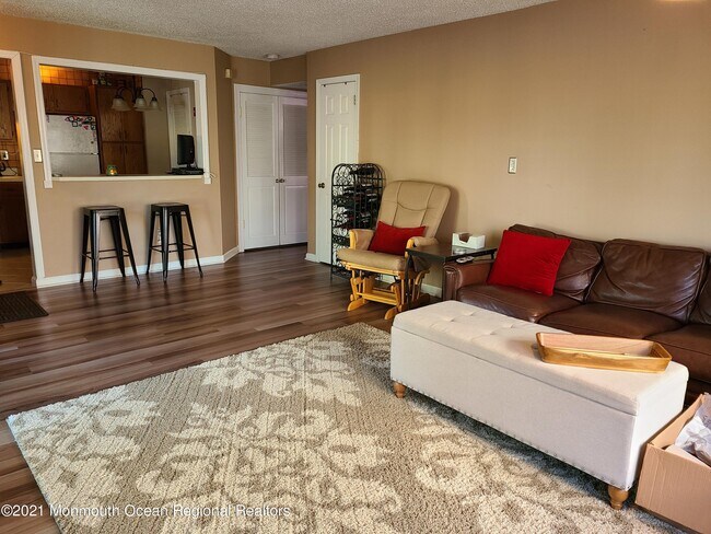 Foto del edificio - 277 Tulip Ln