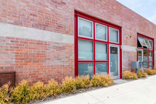 Building Photo - 2436 2nd St