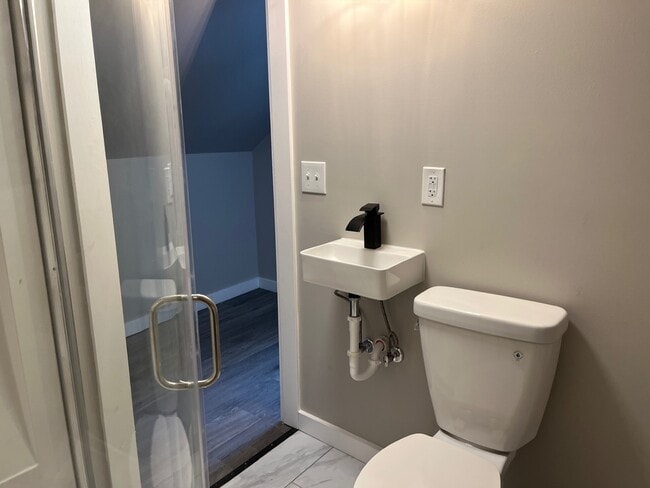 Foto del edificio - 113 Brookline Rd