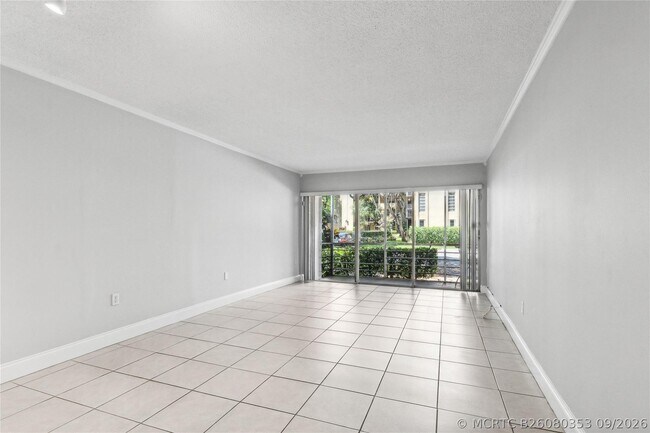 Building Photo - 485 N Pine Island Rd