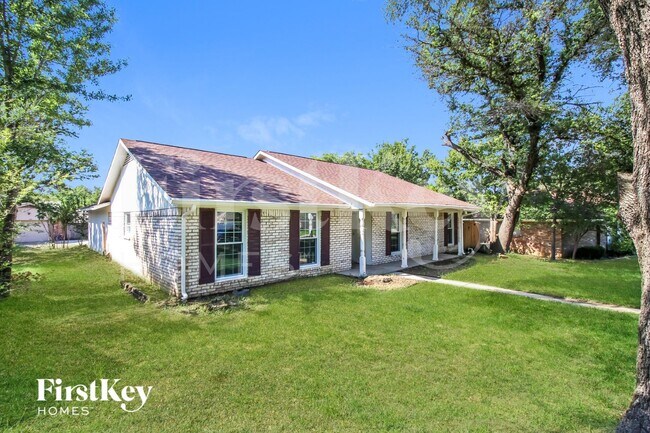 Foto del edificio - 1113 Wood Creek Cir