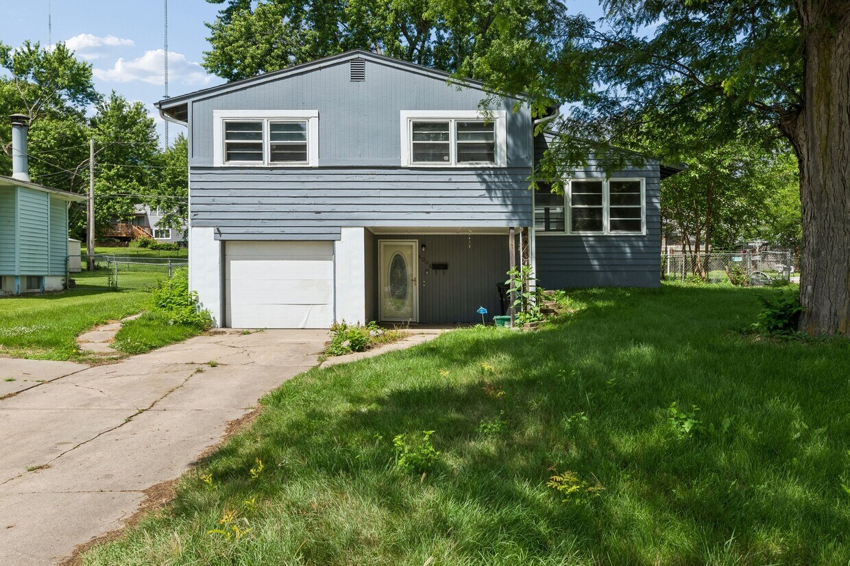 Photo - 6006 N 68th St (Omaha, NE)
