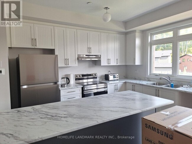 Building Photo - 121 Marina Village Dr
