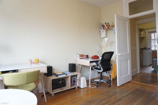 Building Photo - 1 br, 1 bath  - 11 Royce Rd # 17YX
