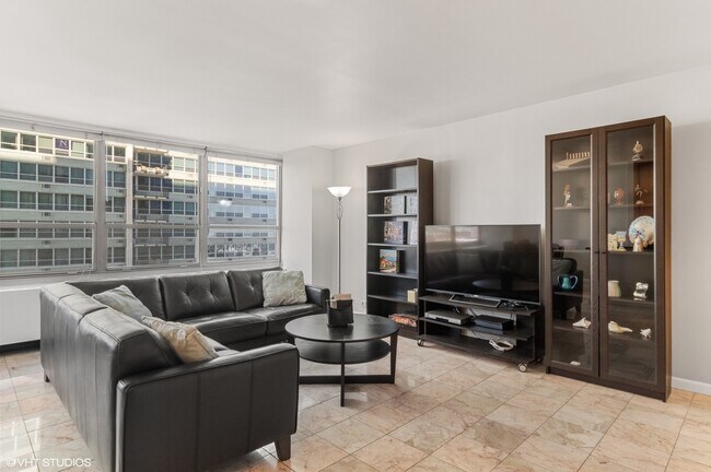 Foto del edificio - 3550 N Lake Shore Dr