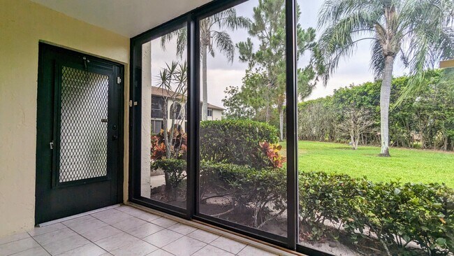 Building Photo - 312 Knotty Pine Cir
