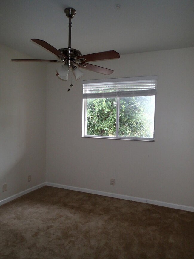 Building Photo - 4268 Coventry Pointe Way