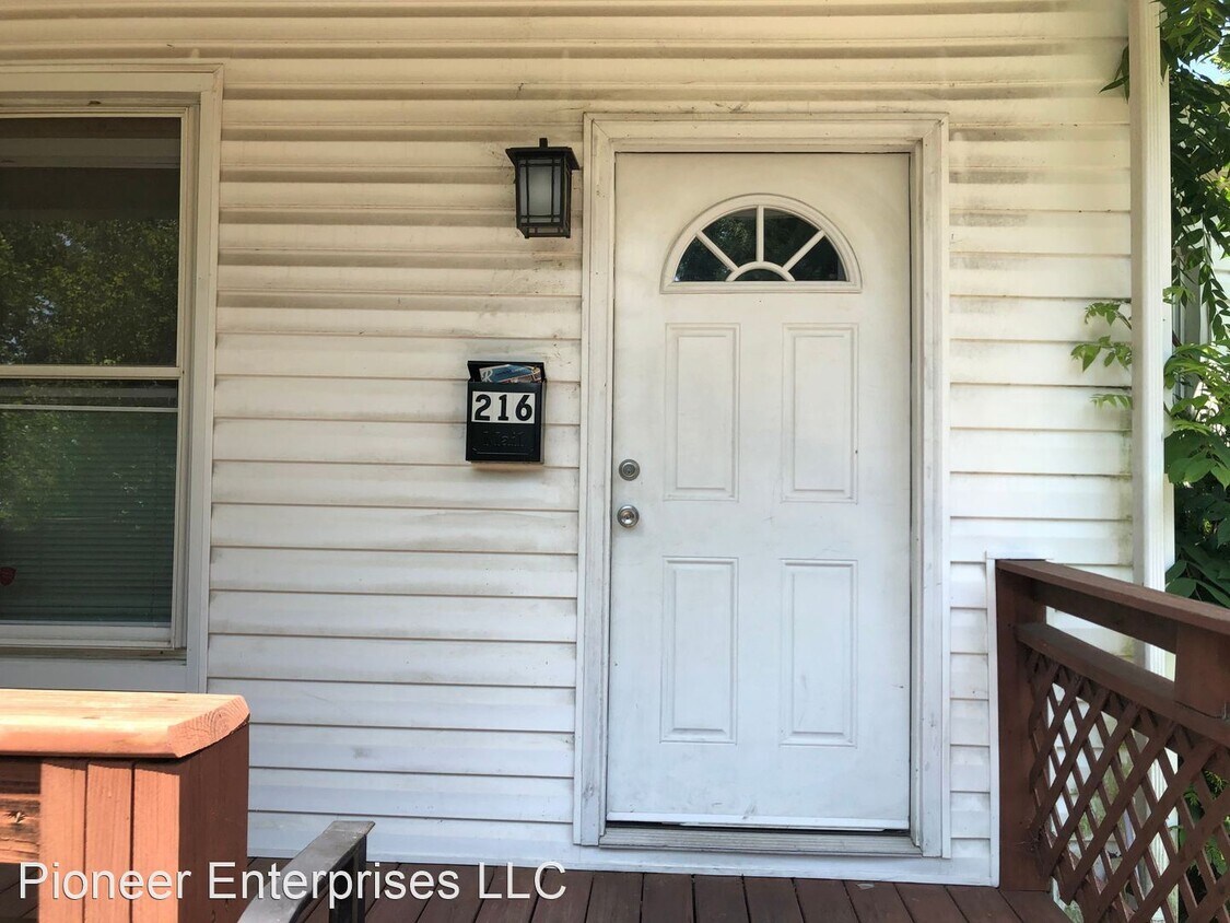 Primary Photo - 3 br, 1.5 bath House - 216 Clarendon Ave