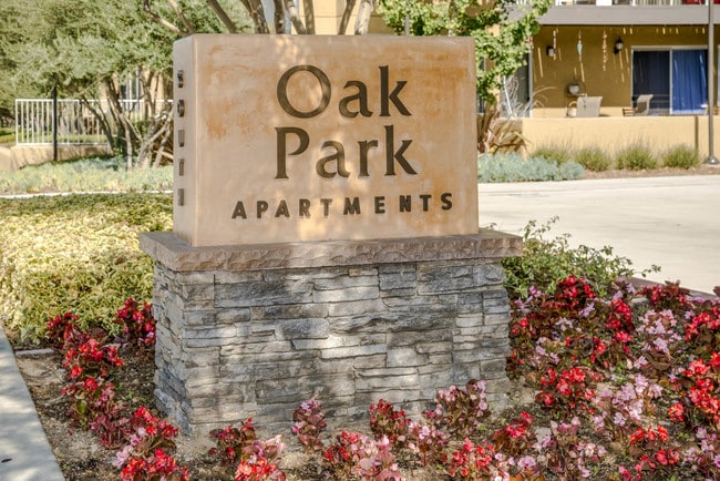 Building Photo - Oak Park (South Bldg)