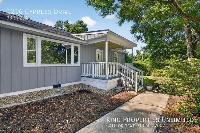 Building Photo - 1216 Cypress Dr