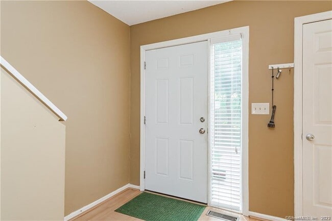 Building Photo - 128 Conestoga Way