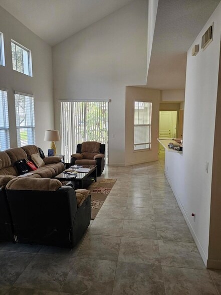 Foto del edificio - 10451 SW Academic Way