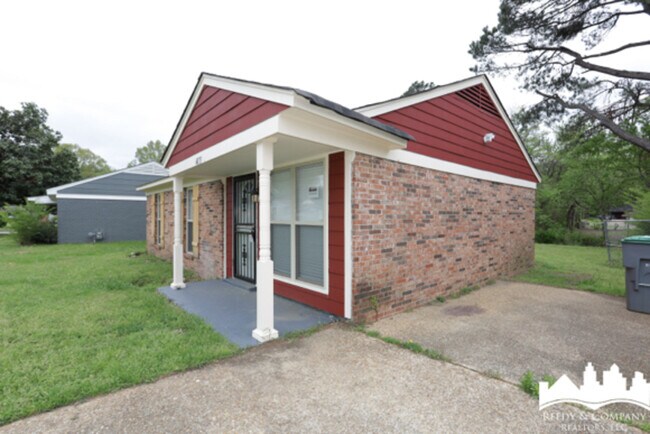 Building Photo - 4875 Shayne Ln