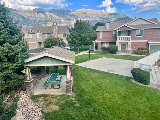 Building Photo - 1562 W 10 S