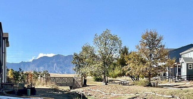 Foto del edificio - 365 Fox Ln