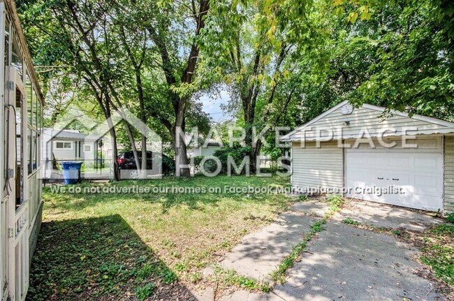 Foto del edificio - 8147 Prospect Ave