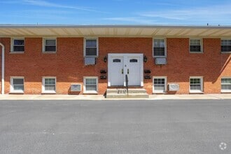 Building Photo - 6 Alpine Dr