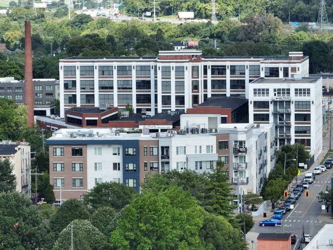 Building Photo - American Can Lofts