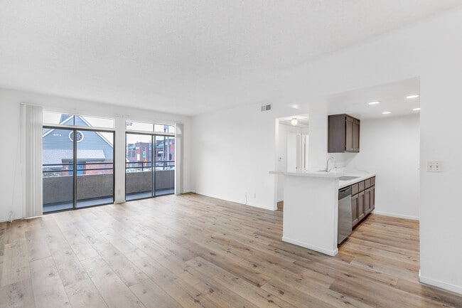 Building Photo - 14400 Dickens St