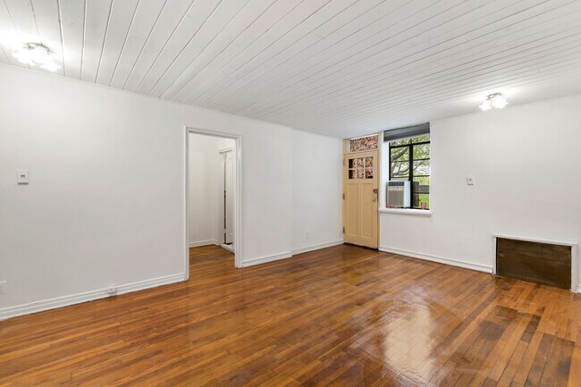 Foto del edificio - 2216 79th St