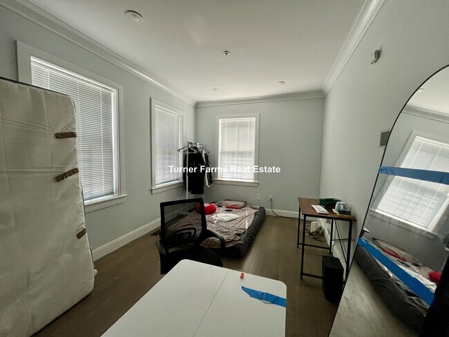 Foto del edificio - 79 Linden St