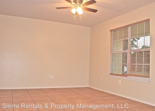 Building Photo - 4320 Sherwood Dr