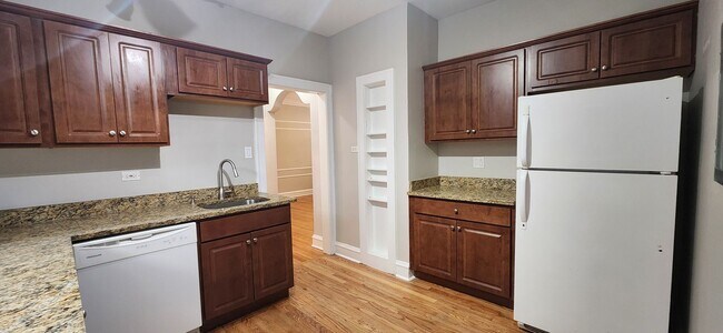 Foto del edificio - Spacious 2 bedroom in North Centet