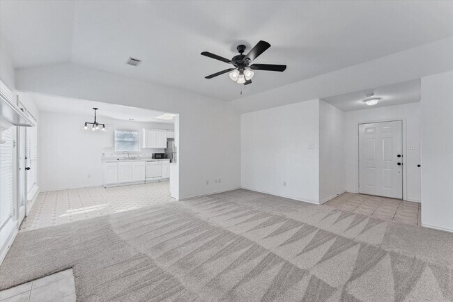 Foto del edificio - 134 Lynnie Penny St