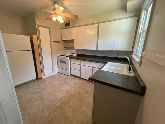 Building Photo - 4003 Drexel Ave