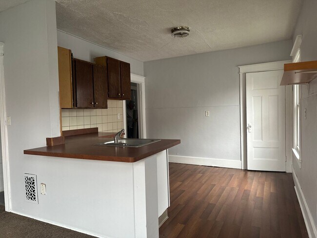 Building Photo - 85-87 Pullman Ave