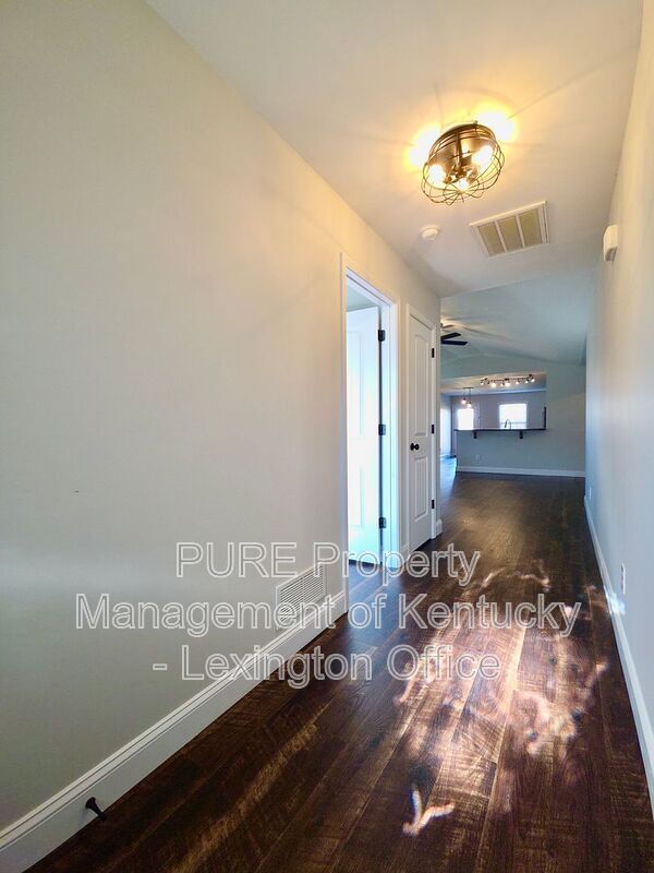 Building Photo - 106 John Davis Dr